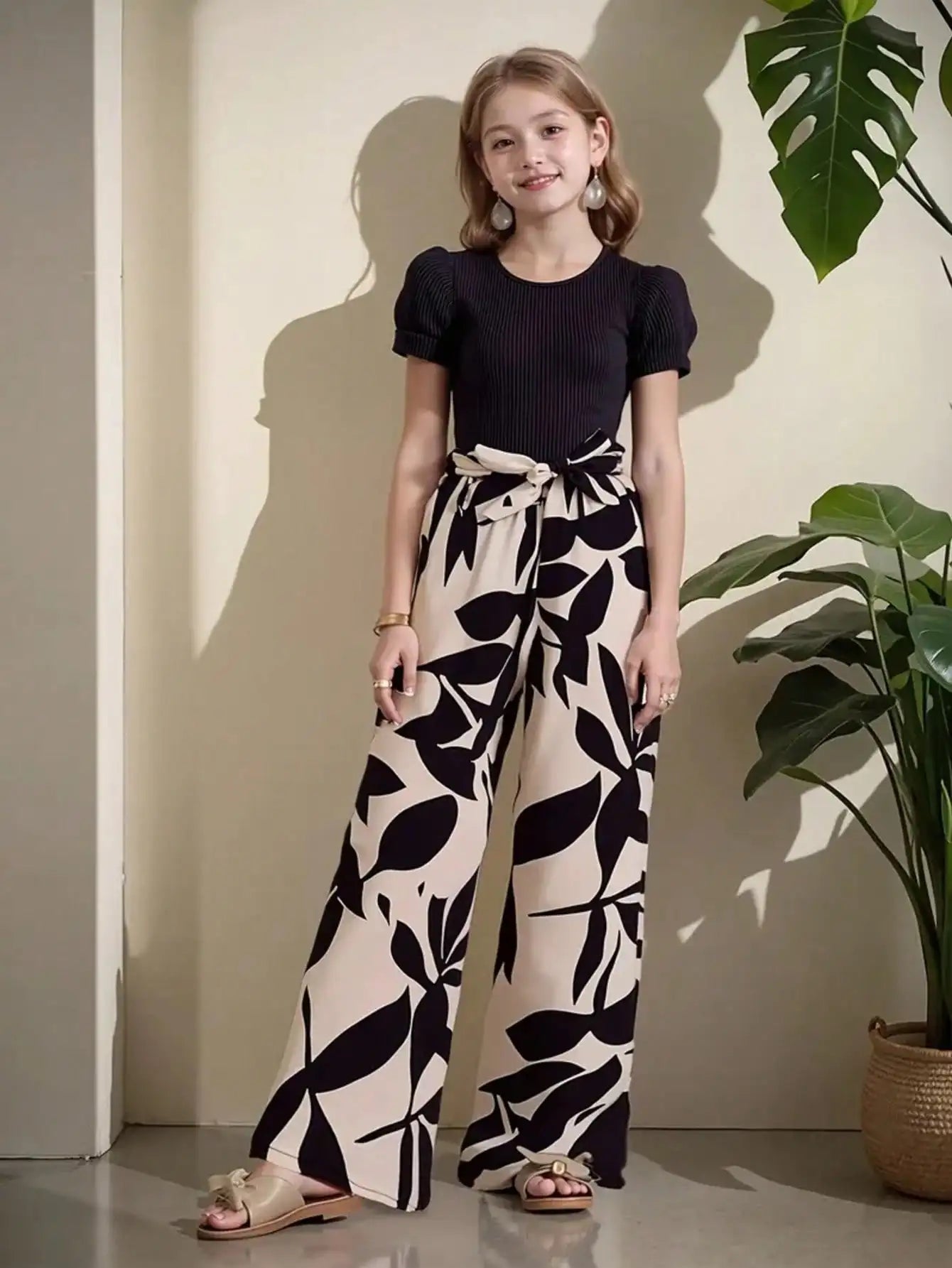 Girls' solid color waist tied bow top, loose wide leg pants for summer vacation, suitable for outdoor wear
