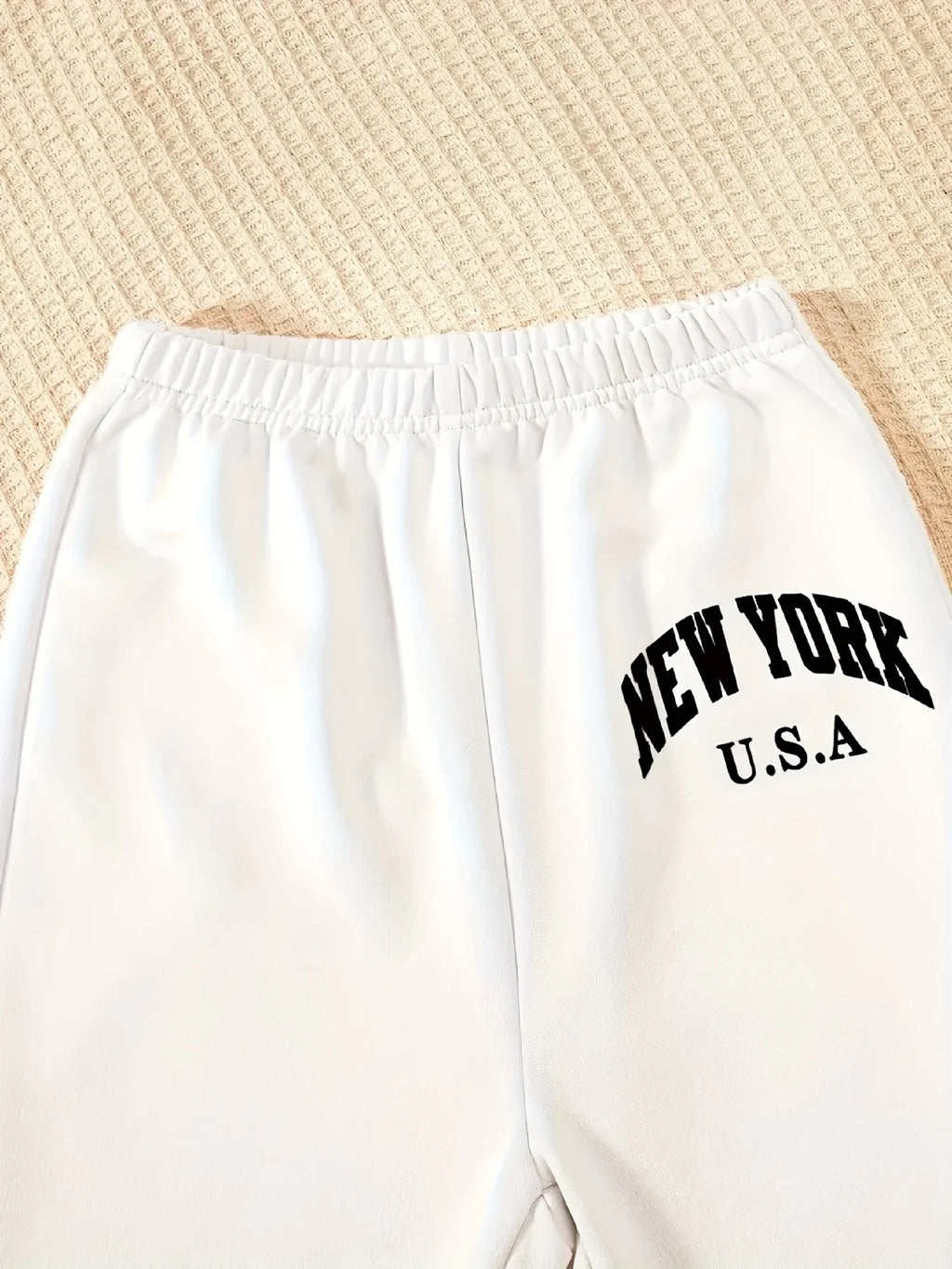 Children's Clothing for Girls, Spring and Autumn Three-Piece Fashion Set: Short Hooded Sweatshirt & Camisole Top & Sweatpants with New York Lettering, Casual Long-Sleeve Outfit