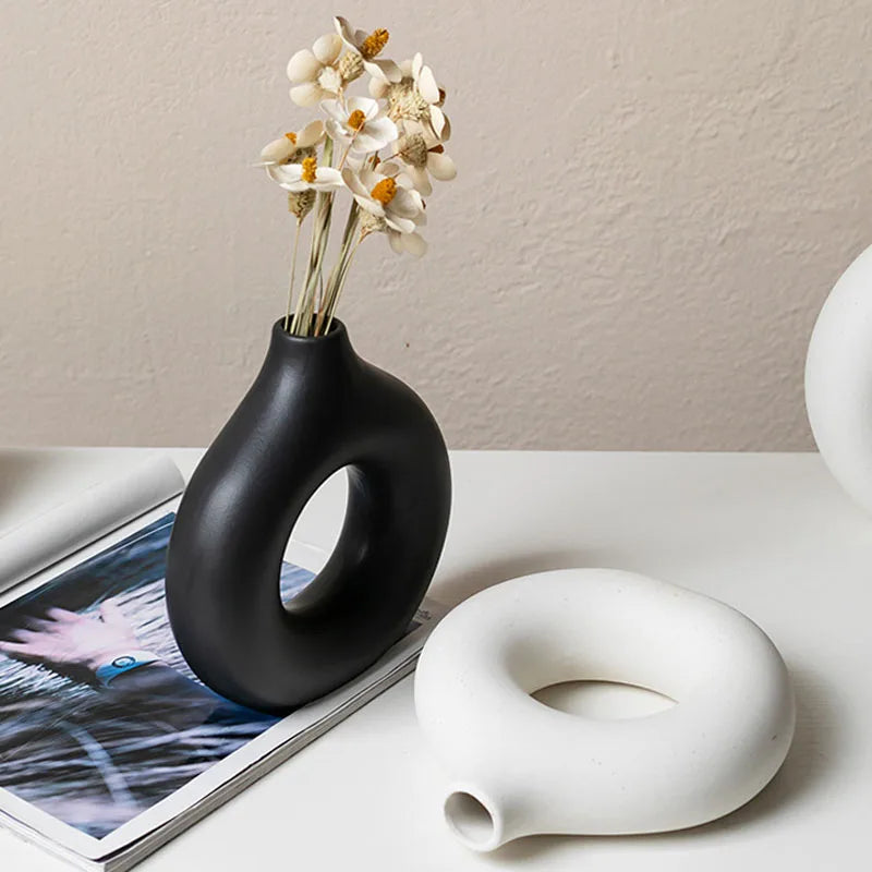 Flat Minimalist Simple Vase Donut Shape Single Flower Pot Home Wedding Decoratio Hollow Ornaments Circle Flower Arrangement Vase